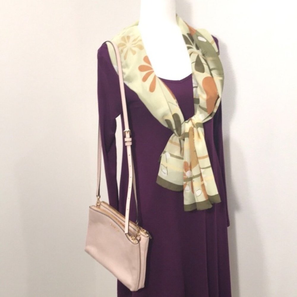 NWOT Michael Kors Soft Leather Crossbody Bag. - Picture 2 of 16